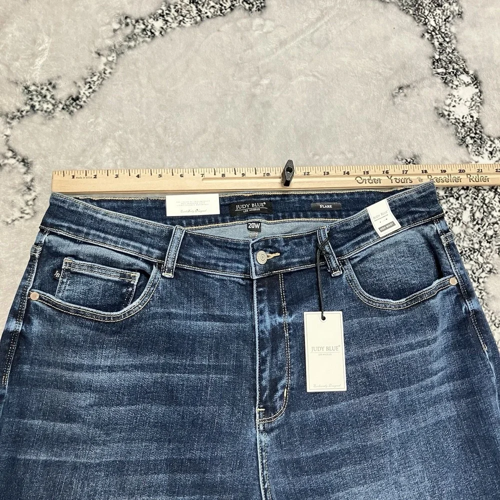 Judy Blue Flare Jeans Womens Plus 20W NWT High Rise Stretch Medium Wash Denim - Picture 2 of 14